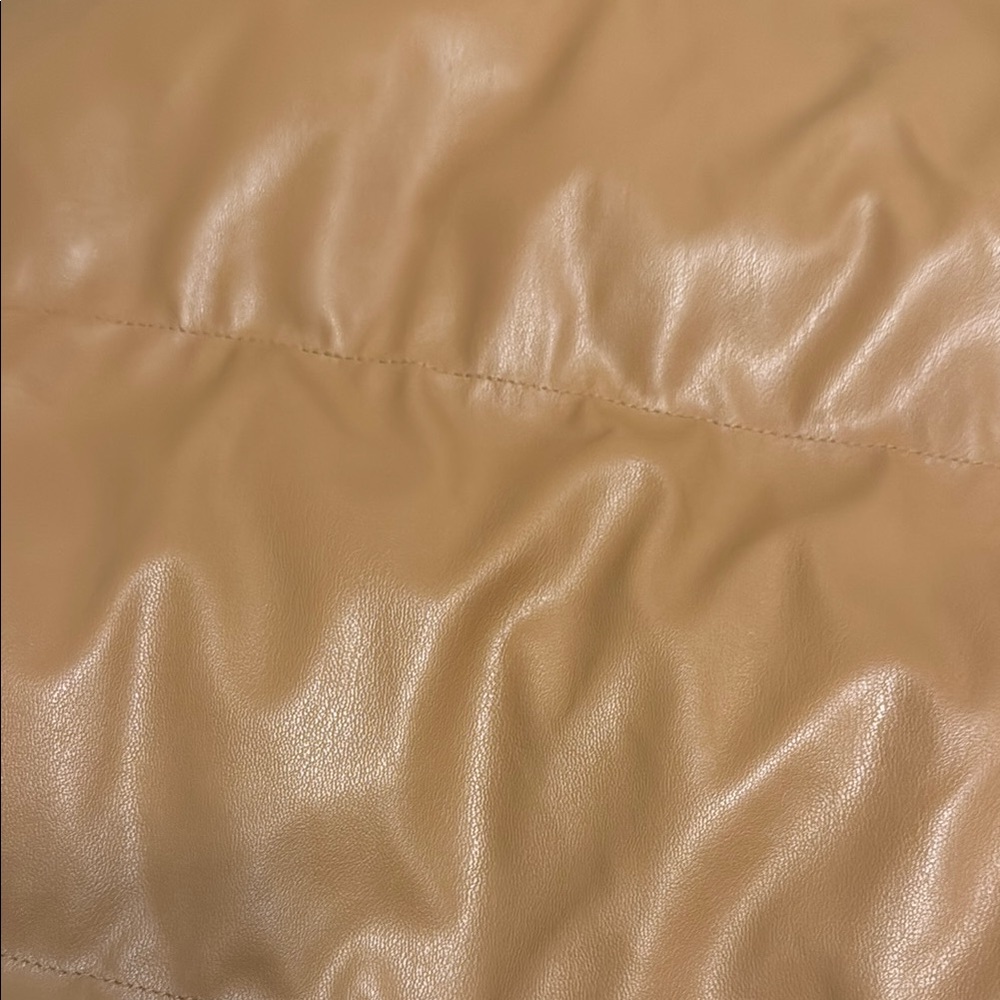 Womens Tan Puffer Vest - Picture 4 of 4